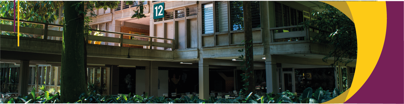 Fotografía horizontal del bloque 12 de la Universidad de Antioquia