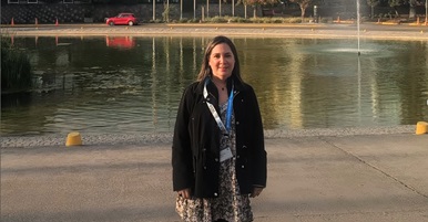 Foto de la profesora Carolina Vásquez