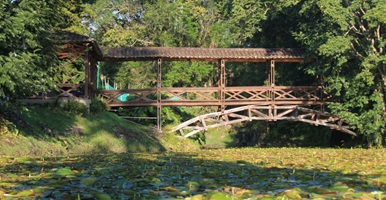 Panorámica del lago en el campus El Carmen de Viboral