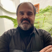 Fotografía Profesor Carlos Hugo Sierra. Profesor Gerencia en Innovación.