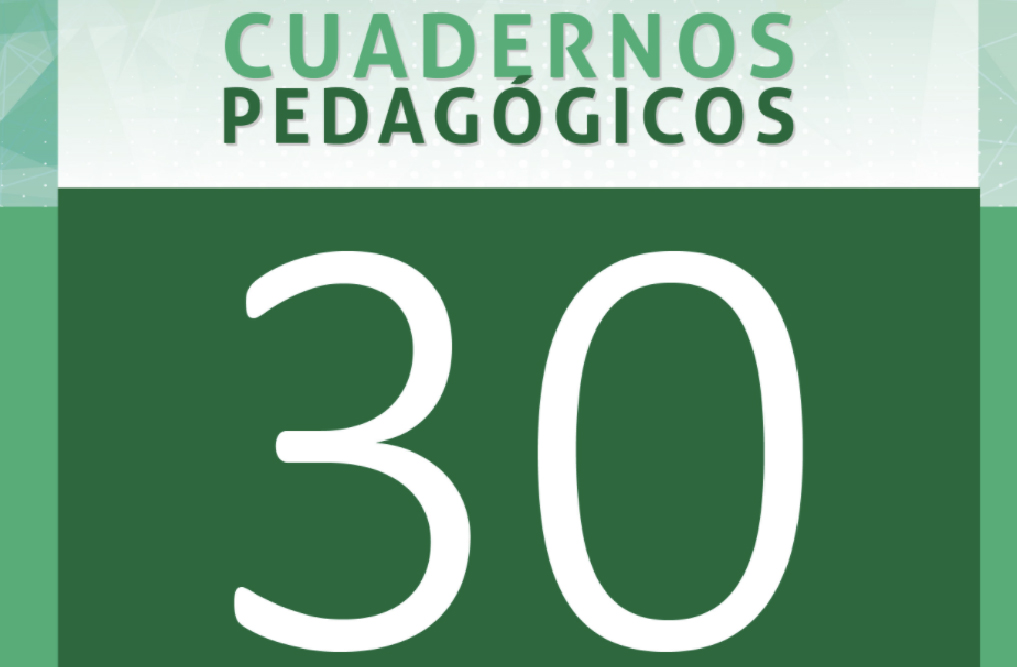 Tres íconos de siluetas de personas y una mano señalando al ícono de la mitad.