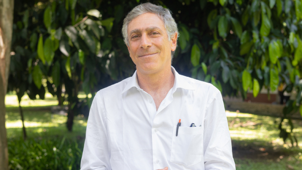 «Hay que construir una “economía de selva” que mantenga los recursos»: José Yunis Mebarak 