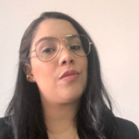 Profesora Daisy Sanmartin. Especialización en Evaluación Económica en Salud.